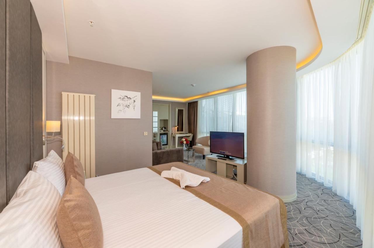 The Conforium Hotel Van Luaran gambar