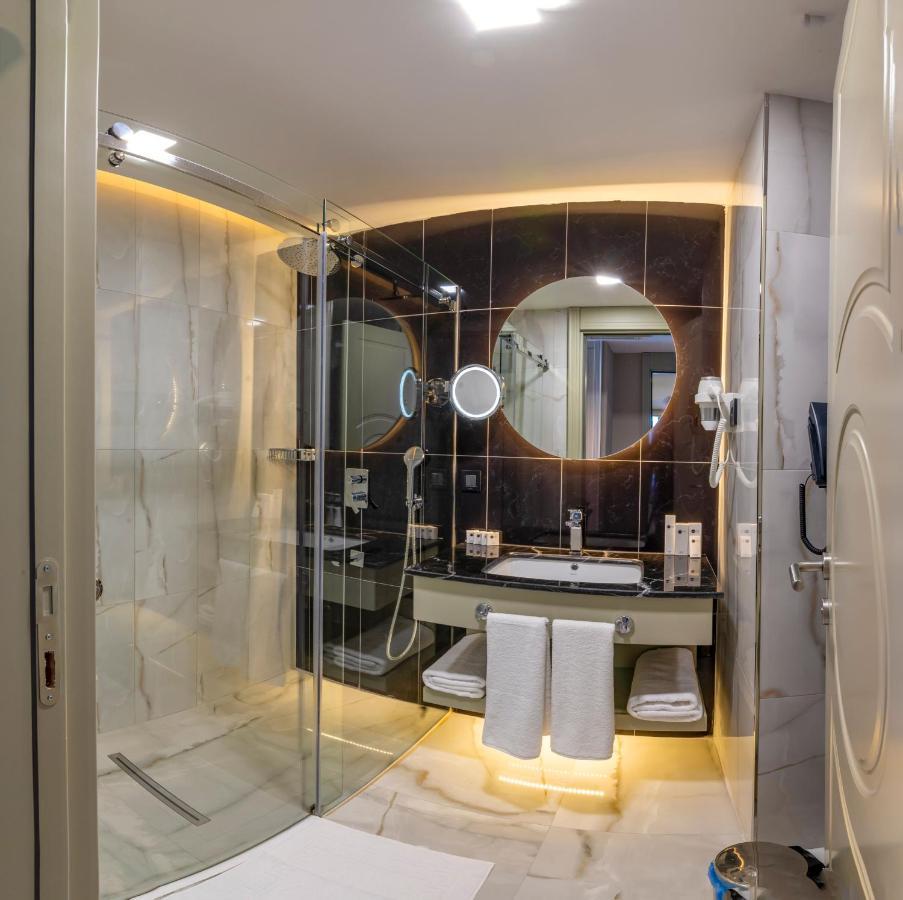 The Conforium Hotel Van Luaran gambar
