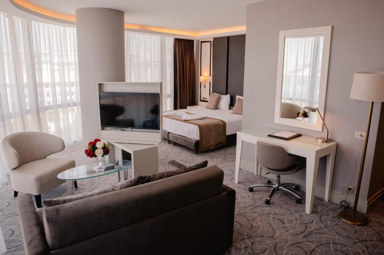 The Conforium Hotel Van Luaran gambar