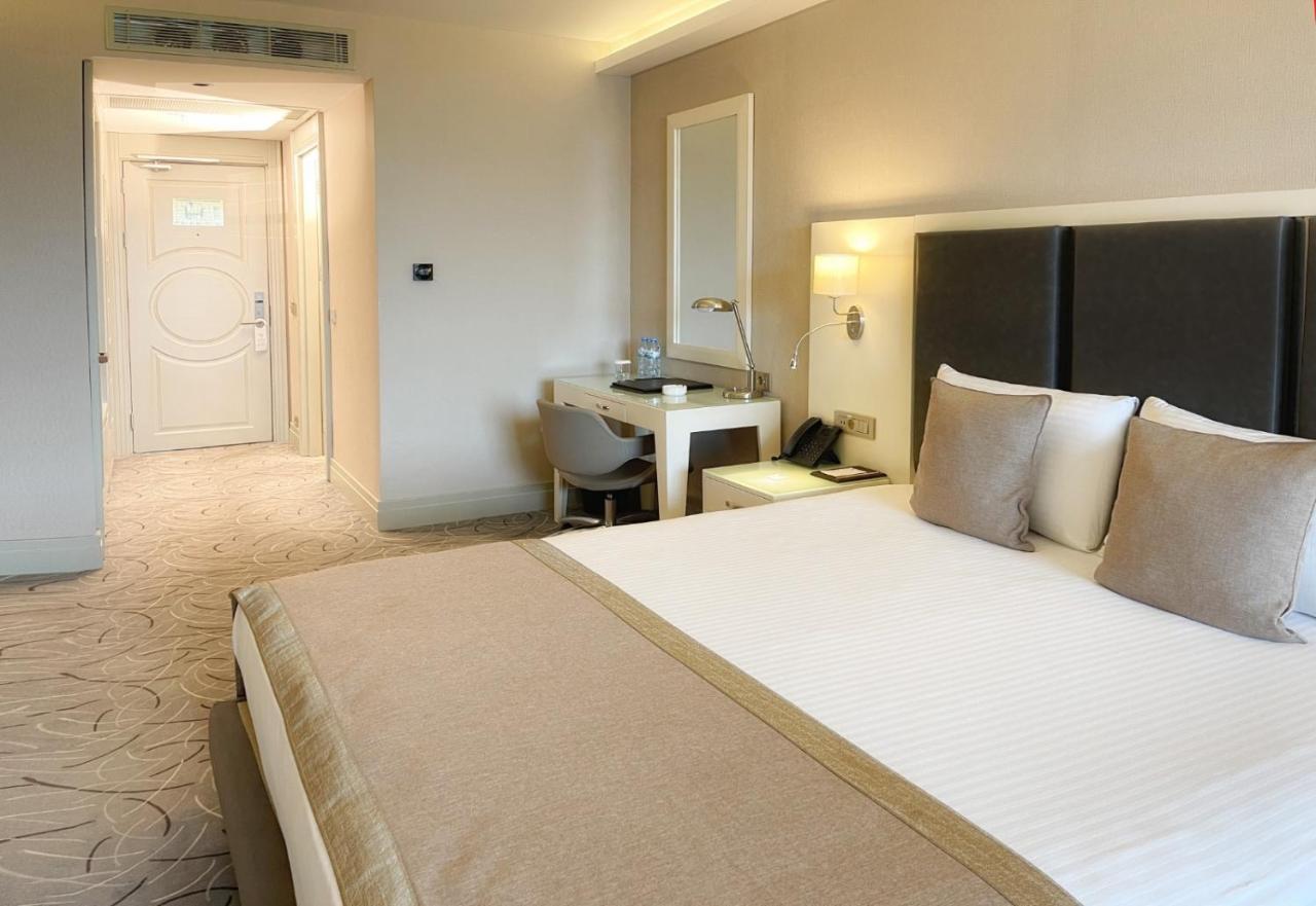 The Conforium Hotel Van Luaran gambar