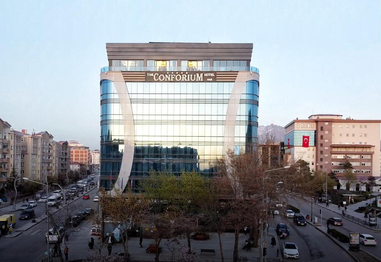 The Conforium Hotel Van Luaran gambar