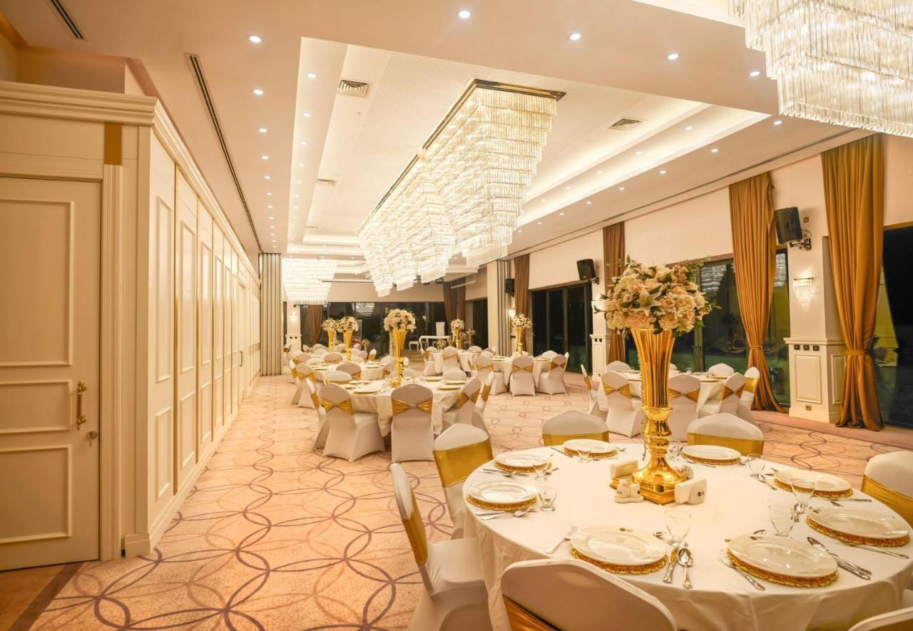 The Conforium Hotel Van Luaran gambar