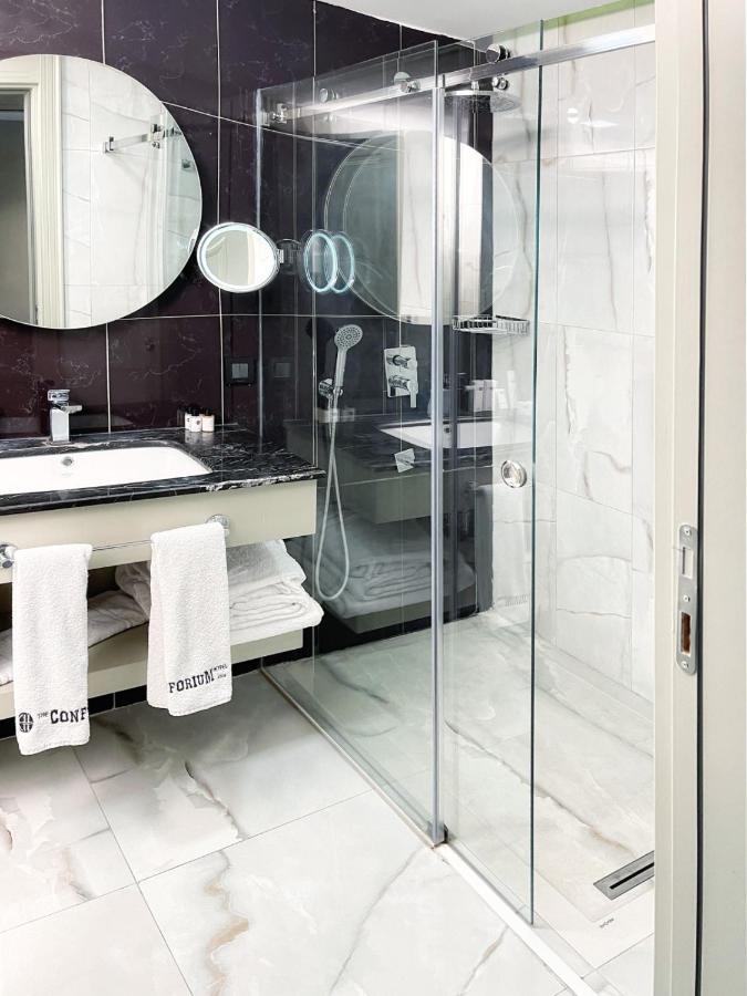 The Conforium Hotel Van Luaran gambar