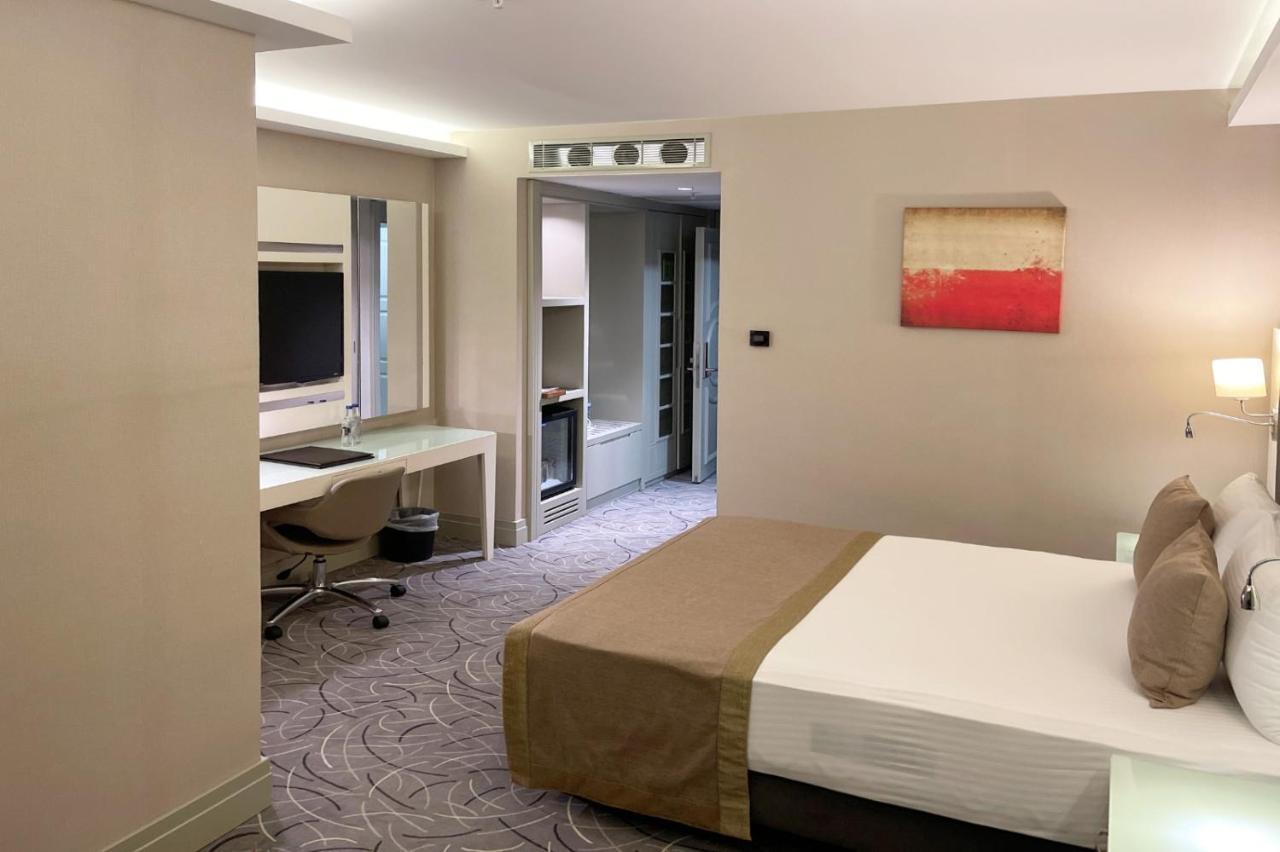 The Conforium Hotel Van Luaran gambar