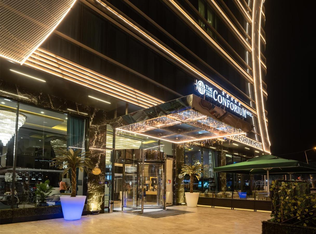 The Conforium Hotel Van Luaran gambar